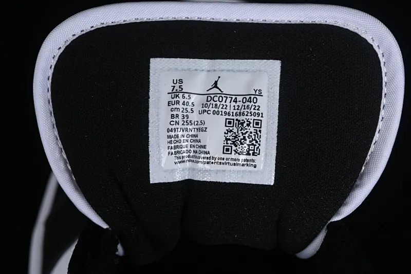 All categories Air Jordan Jordan series basketball shoes Air Jordan 1 Low Air Jordan 1 Low AJ1 Joe 1 black and white blue hook low-top cultural basketball shoes DC0774-040